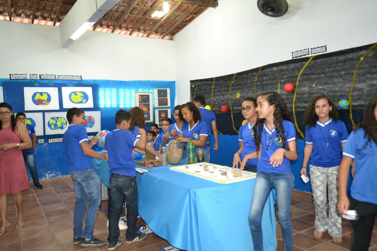 Escola Municipal Sebastiana Alves Noga promove feira de ciências