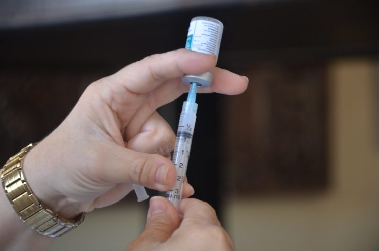 No RN, a meta é vacinar 55,8 mil pessoas até março contra o sarampo