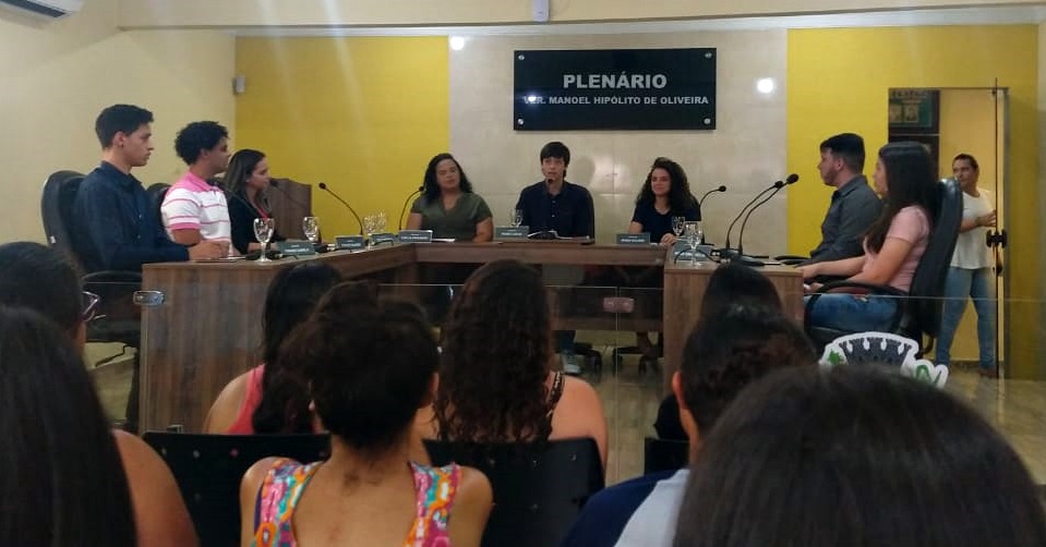 Primeira sessão intitulada de Câmara Jovem, foi realizada na Câmara Municipal em Cerro Corá.