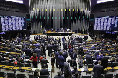 Congresso pressiona governo por socorro a municípios, e Planalto busca alternativas
