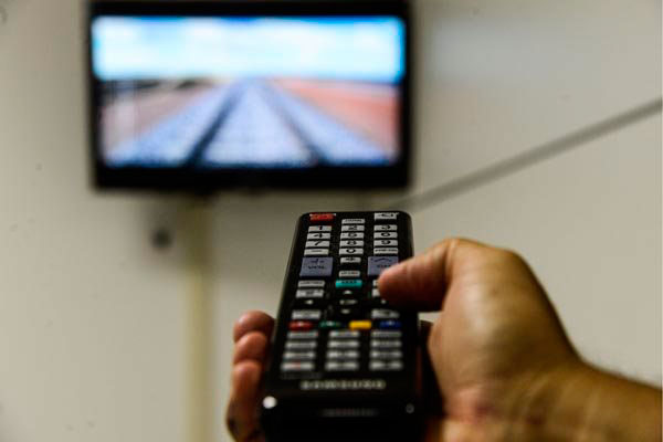 Governo Federal abre consulta para novas concessões de TV e rádio FM