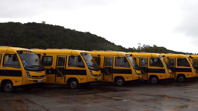 Bolsonaro vai entregar 6,2 mil novos ônibus para estados e municípios