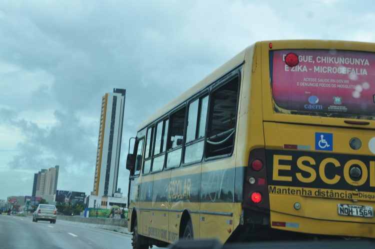 Ônibus escolares devem passar por duas vistorias anuais