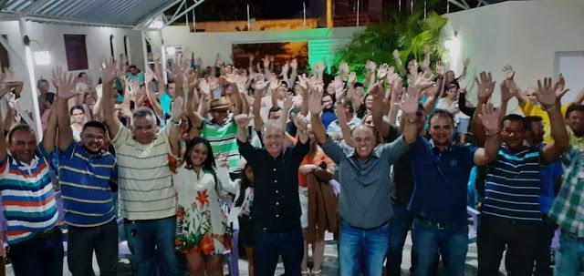 Ex-prefeito Novinho reúne familiares, amigos e correligionários políticos, assunto eleições 2020