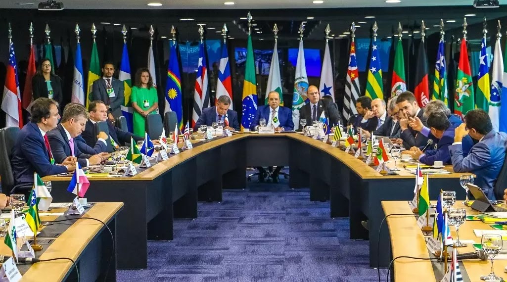 Governadores discutem com Guedes royalties, Fundeb e Mais Brasil