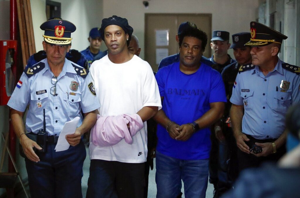 Promotor diz que há suspeitas de que Ronaldinho Gaúcho e Assis cometeram outros crimes