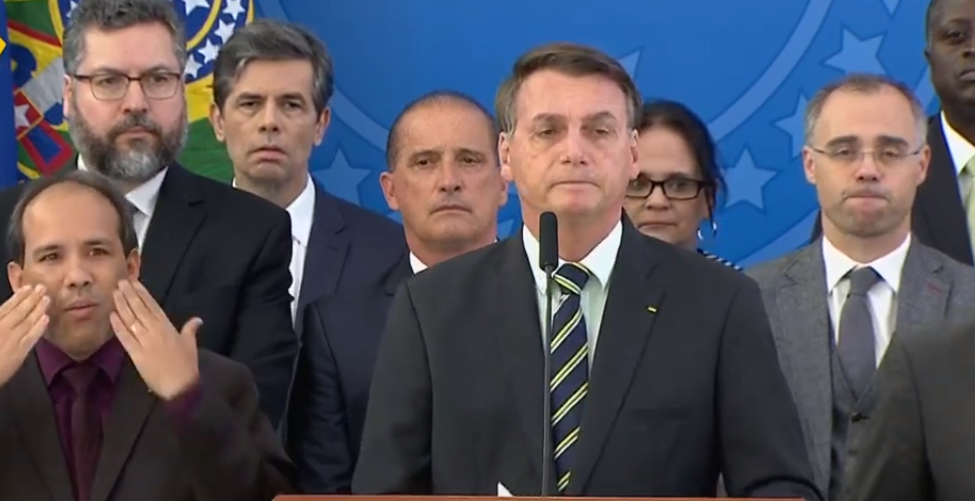 Bolsonaro tem semana decisiva em investigação que pode levar a seu afastamento do cargo