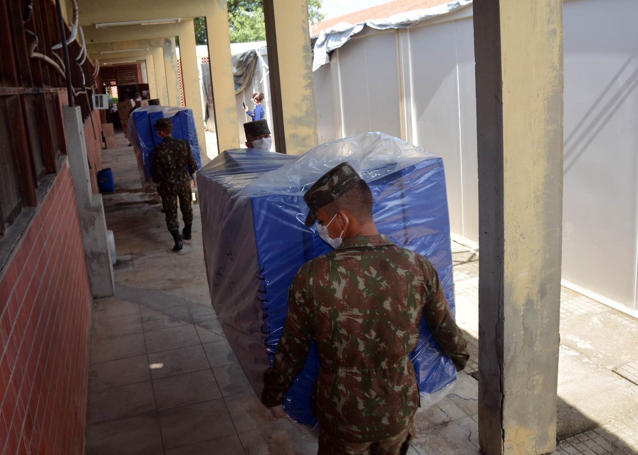 Forças Armadas realizam montagem de leitos e estruturas de apoio do Hospital Regional do Seridó