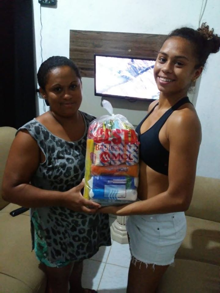 Atletas de Cerro Corá e São Tomé receberam cestas básicas das entidades do Atletismo