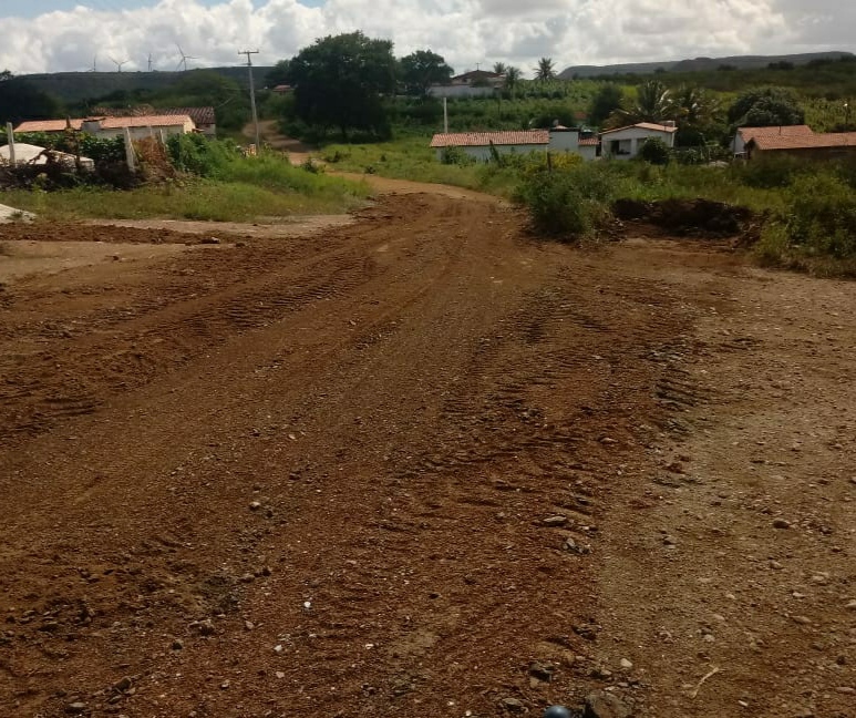 Trabalho de melhoria das estradas nas comunidades continuam em Cerro Cora-RN