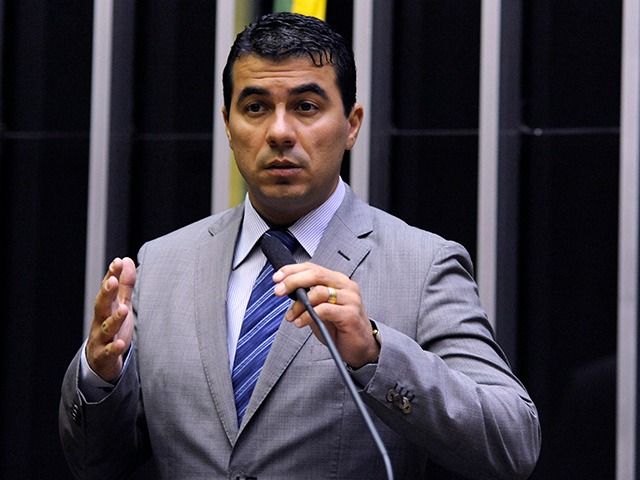 Deputado Luís Miranda (DF) criticou o veto feito pelo presidente do repasse de R$ 8,6 bilhões para estados e municípios