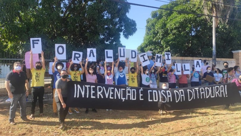 Estudantes e técnicos da Ufersa protestam contra nova reitora nomeada por Bolsonaro