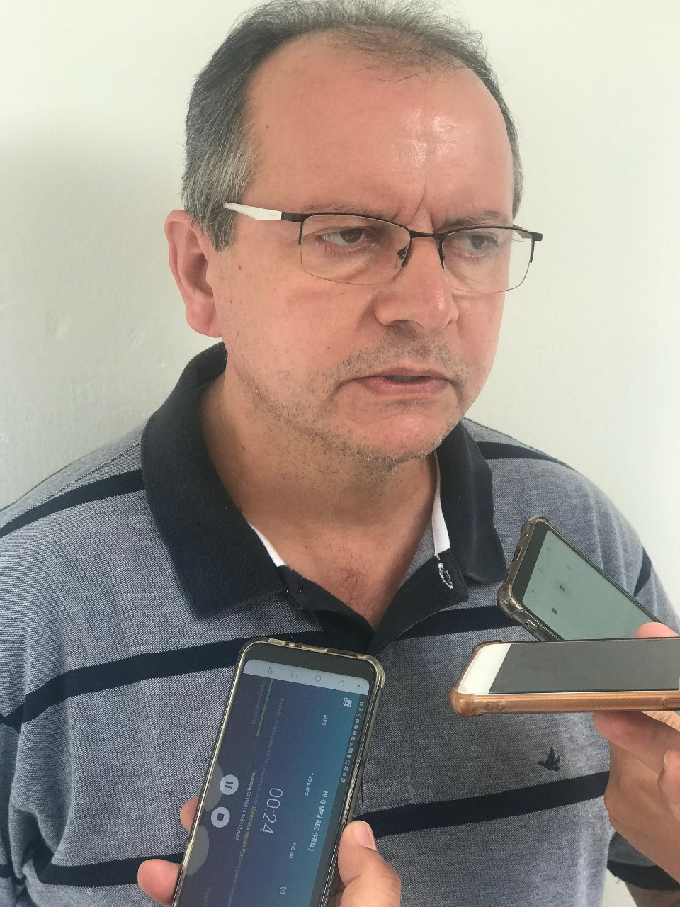 Prefeito de Acari denuncia que teve celular clonado e estão pedindo dinheiro em seu nome