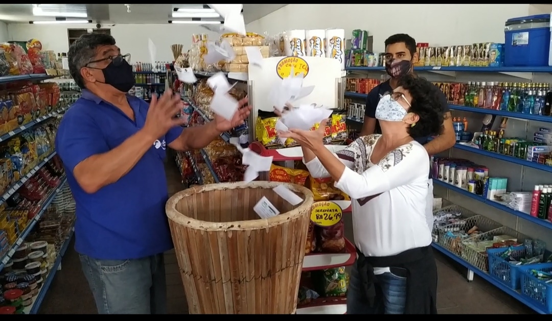 Supermercado Cerrocoraense sorteia dois vales compras, confira ganhadores