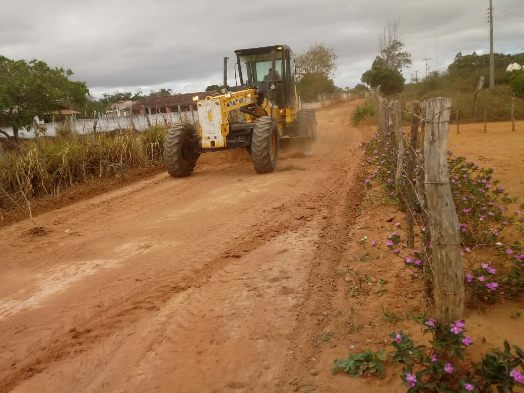 Prefeitura de Cerro Cora continua trabalhando na melhoria das estradas vicinais