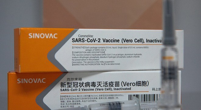 Vacina chinesa é segura, com resultados menores para idosos