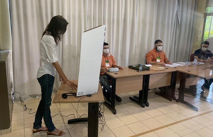 Dois em cada três brasileiros dizem estar interessados nas eleições de outubro