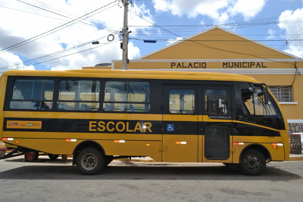 Mais um trasporte escolar do programa caminho da escola chega para Cerro Cora-RN