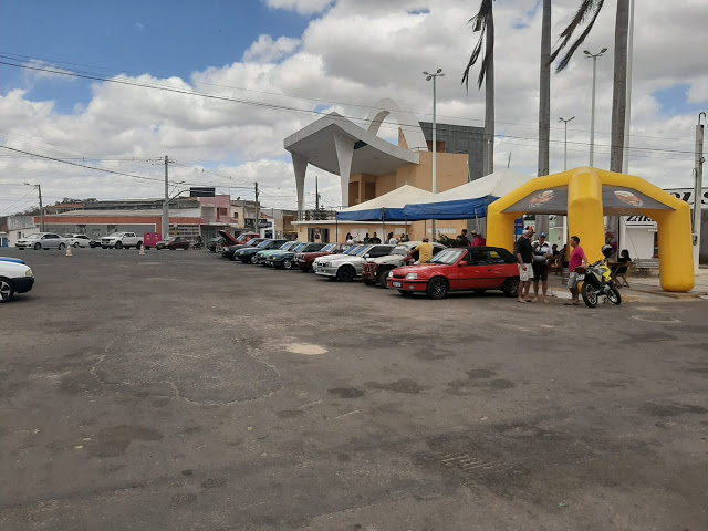 Cerro Corá: Primeiro encontro de carros antigos na praça Tomaz Pereira