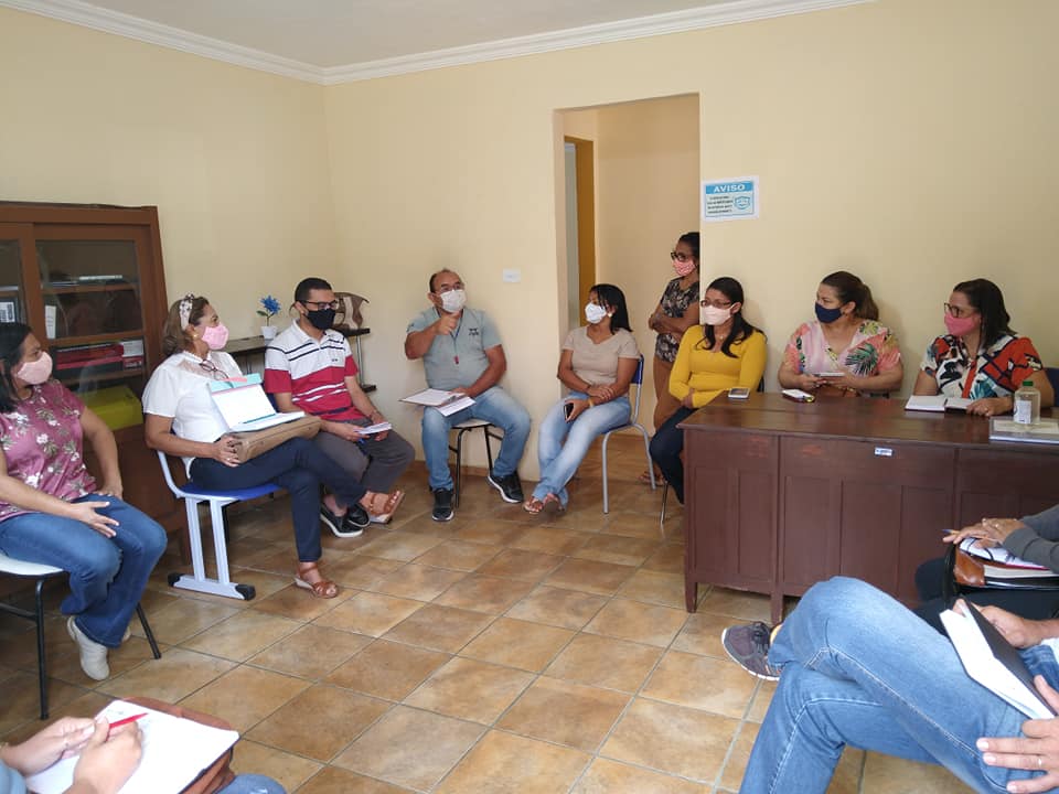 Secretária de educação de Cerro Corá realiza reuniões estratégias para o retorno das aulas remotas, conclusão do ano de 2020 e inicio de 2021