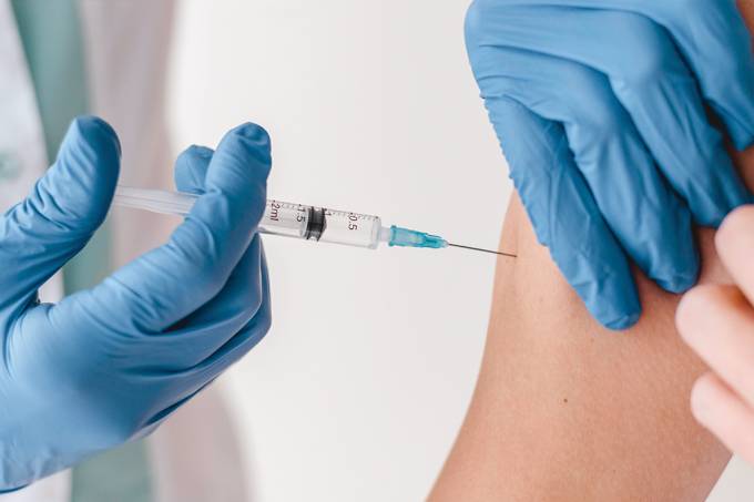 Ministério da Saúde reforça importância da vacina de febre amarela, postos de saúde de todo o Brasil oferecem dose contra a doença
