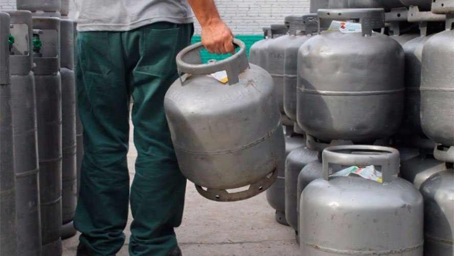 Petrobras anuncia redução do preço do gás de cozinha para distribuidoras
