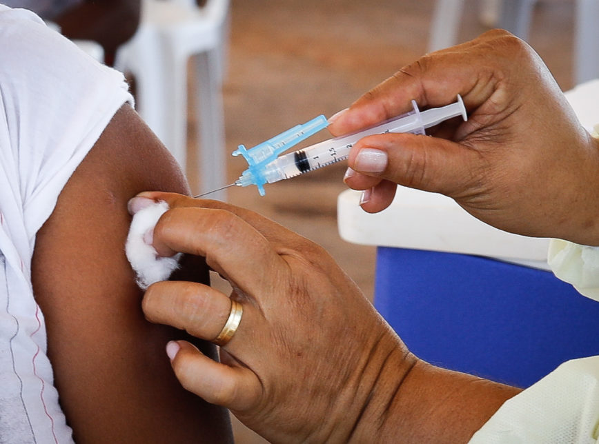 Dia D de vacinação contra Covid e Influenza acontece neste sábado (02) em Cerro Corá