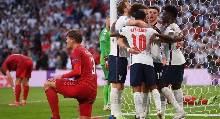 Inglaterra bate Dinamarca na prorrogação e fará final com a Itália