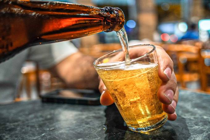 Cerveja pode ficar mais cara nos bares e restaurantes a partir de agosto