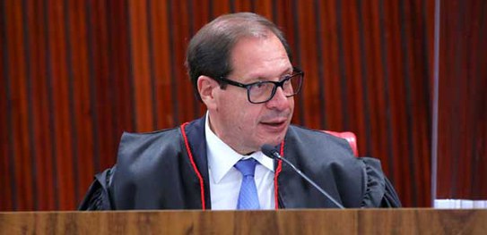 TSE tem 3 x 0 contra cassação da chapa Bolsonaro-Mourão; julgamento será retomado hoje