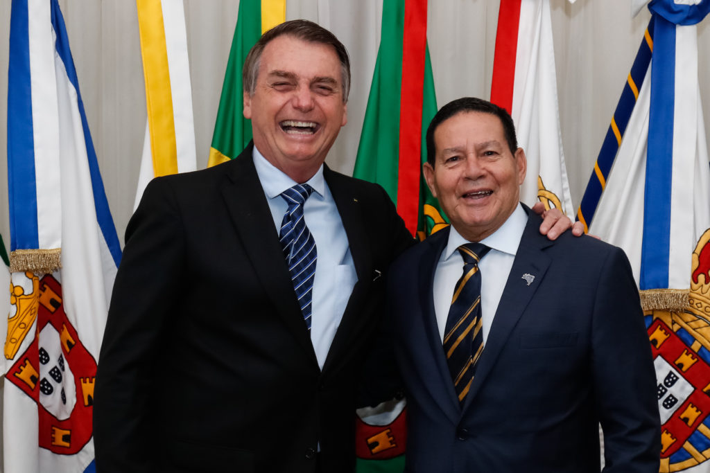 TSE absolve chapa Bolsonaro-Mourão