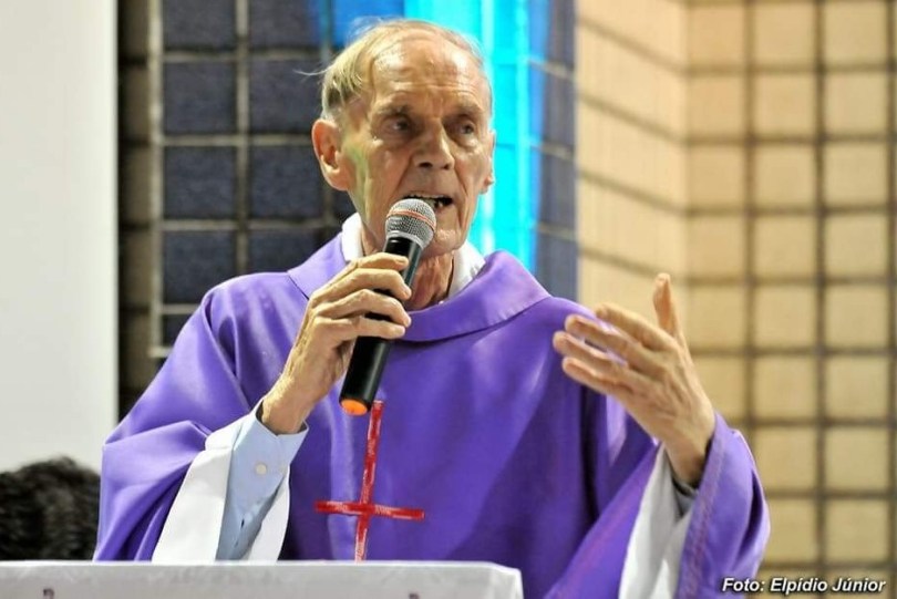 Padre Tiago Theisen morre aos 90 anos em Natal
