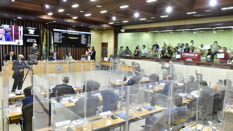Deputados aprovam reajustes salariais de servidores e autonomia da UERN