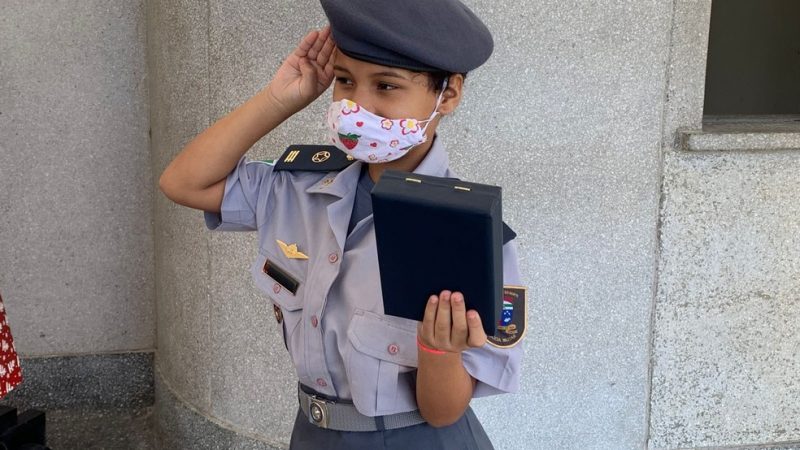 SESED realiza sonho natalino e menina de 9 anos se torna “policial militar por um dia”