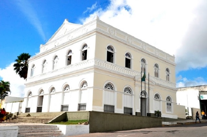 Prefeitura de Ceará-Mirim abre processo seletivo com 576 vagas e remuneração de até R$ 10 mil