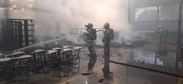 VÍDEO E FOTOS: Veículos oficiais da Presidência foram atingidos por incêndio no Planalto