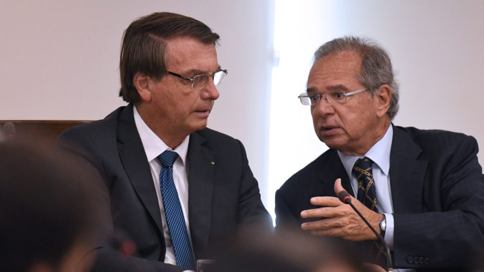 As véspera da eleição: Governo avalia elevar Auxílio Brasil de R$ 400 para R$ 600