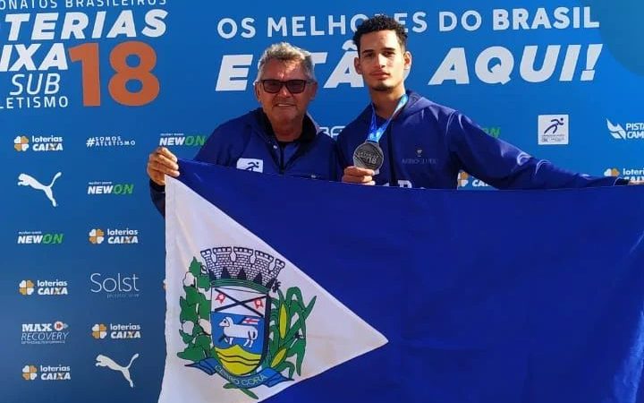 Weslley Mesquita ganhou a medalha de prata no salto triplo em São Paulo no campeonato brasileiro Sub 18 de atletismo