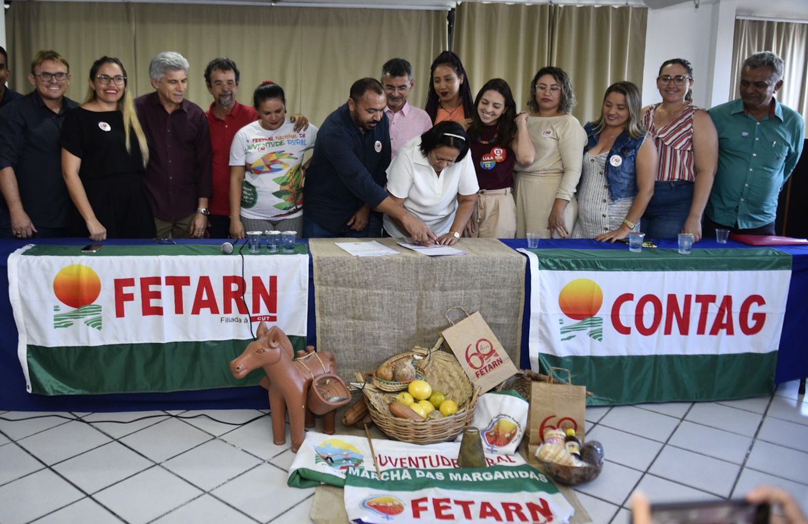 Governadora Fátima Bezerra firma compromisso com federação da agricultura familiar para fortalecimento do setor no RN