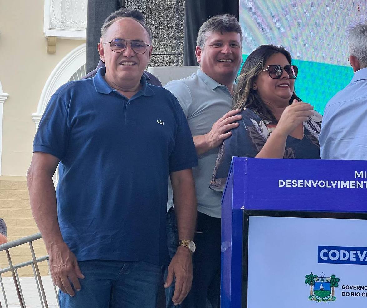 Prefeito de Cerro Corá participou da assinatura para início das obras da Construção das Adutoras do Seridó