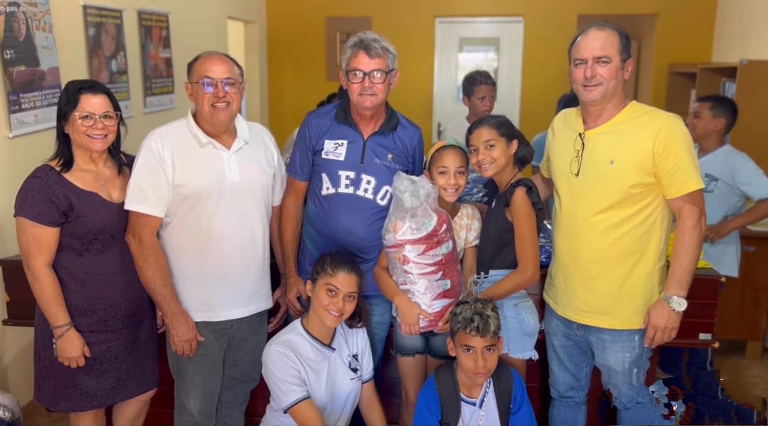 Cerro Corá: Prefeitura realiza distribuição de material esportivos para alunos da rede municipal de ensino (Vídeo)