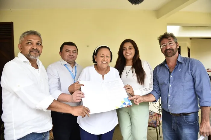 Governadora Fátima assina carta da Undime e reitera compromisso de fortalecer cooperação com os municípios
