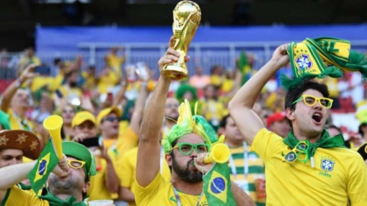 Copa do Mundo e festas de fim de ano vão manter casos de Covid em alta até janeiro