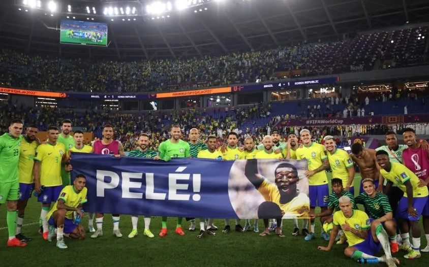 A Seleção Brasileira prestou uma homenagem a Pelé após a vitória sobre a Coreia do Sul por 4 a 1