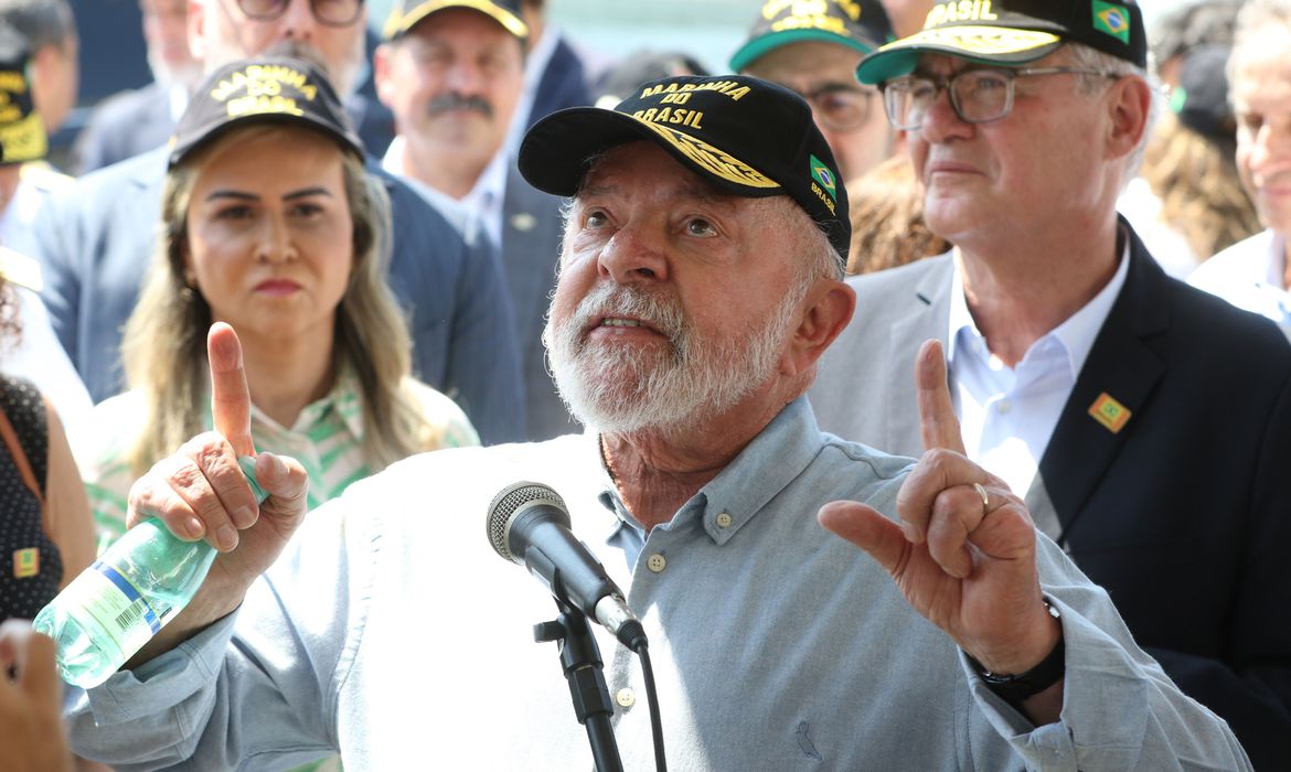 Lula diz que investimento em defesa fortalece economia