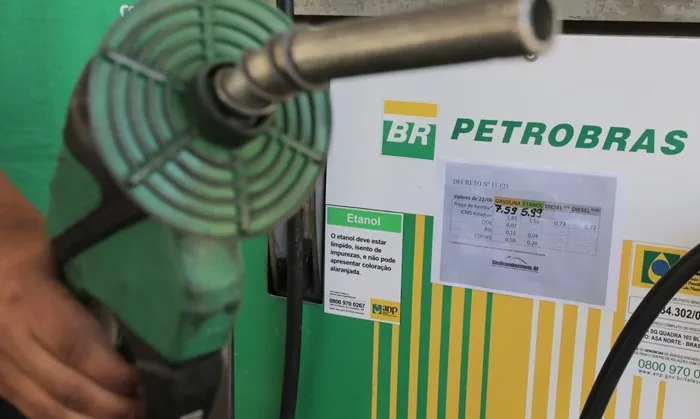 Governo lança canal de denúncias sobre preço de combustíveis no Brasil