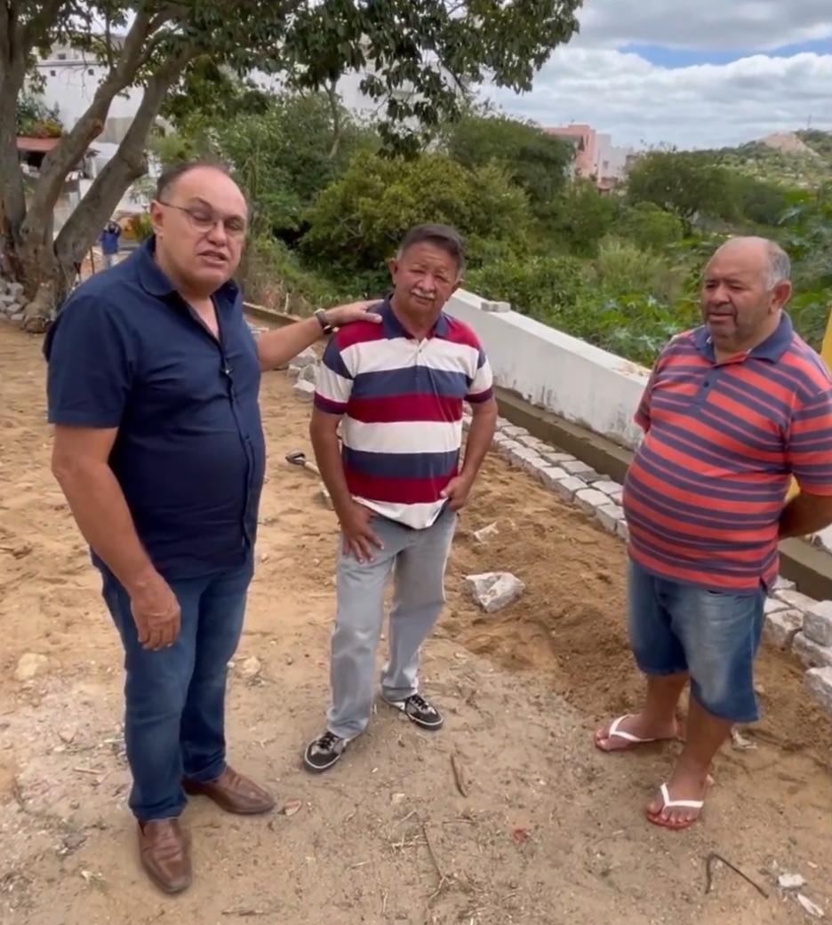 Cerro Corá: Prefeitura está concluindo calçamento na Rua Francisco Canário