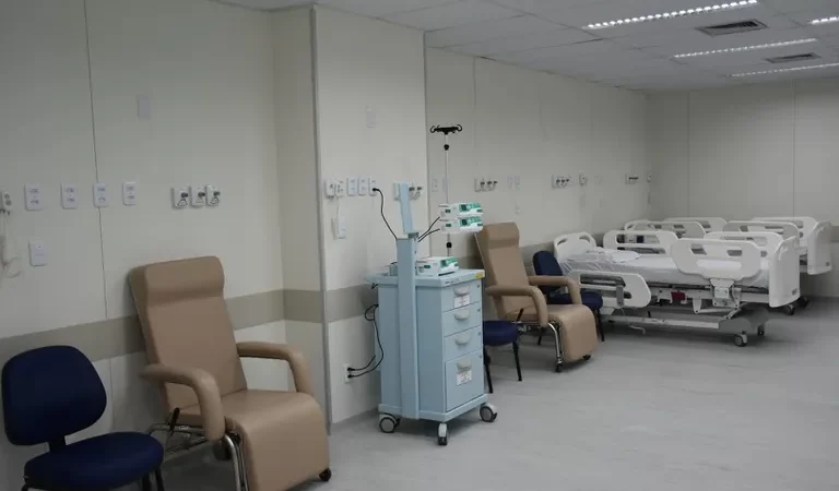 Hospital Universitário Onofre Lopes inaugura “Hospital-Dia” com 12 leitos e empossa nova superintendente
