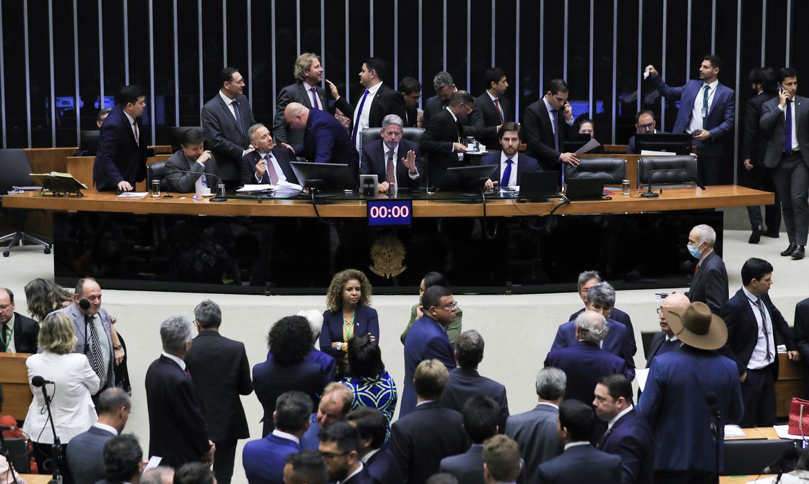 Congresso derruba veto de Lula, e desoneração da folha será prorrogada até 2027