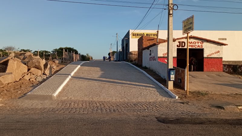 JVA Construtora conclui pavimentação nas Ruas Francisco de Assis Guedes, Clidenor Pereira de Araújo e Manoel Wilson Pereira todas no bairro Seridó